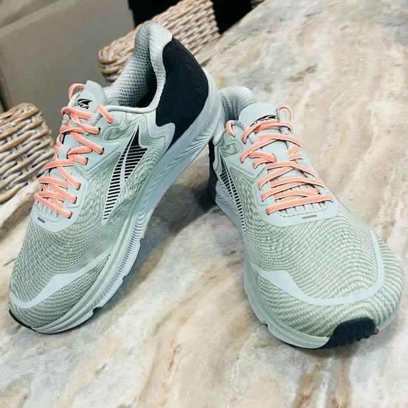 Women’s ALTRA Torin 5 Sneakers- Gray/Coral. Size 8 - Picture 2 of 8